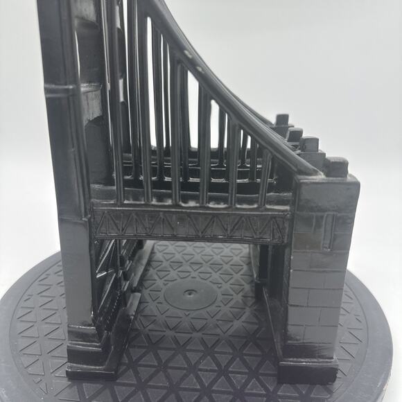 Golden Gate Bridge Hard Plastic Bookends - Picture 7 of 7